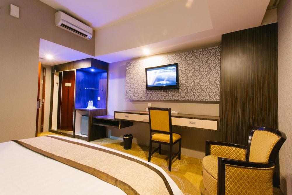Hermes Palace Hotel Медан Экстерьер фото