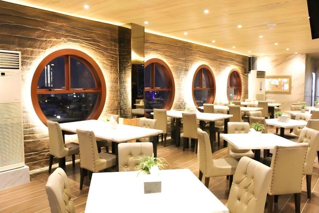 Hermes Palace Hotel Медан Экстерьер фото