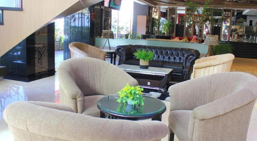 Hermes Palace Hotel Медан Экстерьер фото